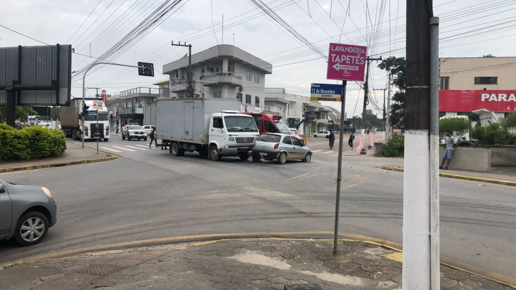 Desorganização do trânsito de Tijucas provoca mais um acidente e levanta alerta