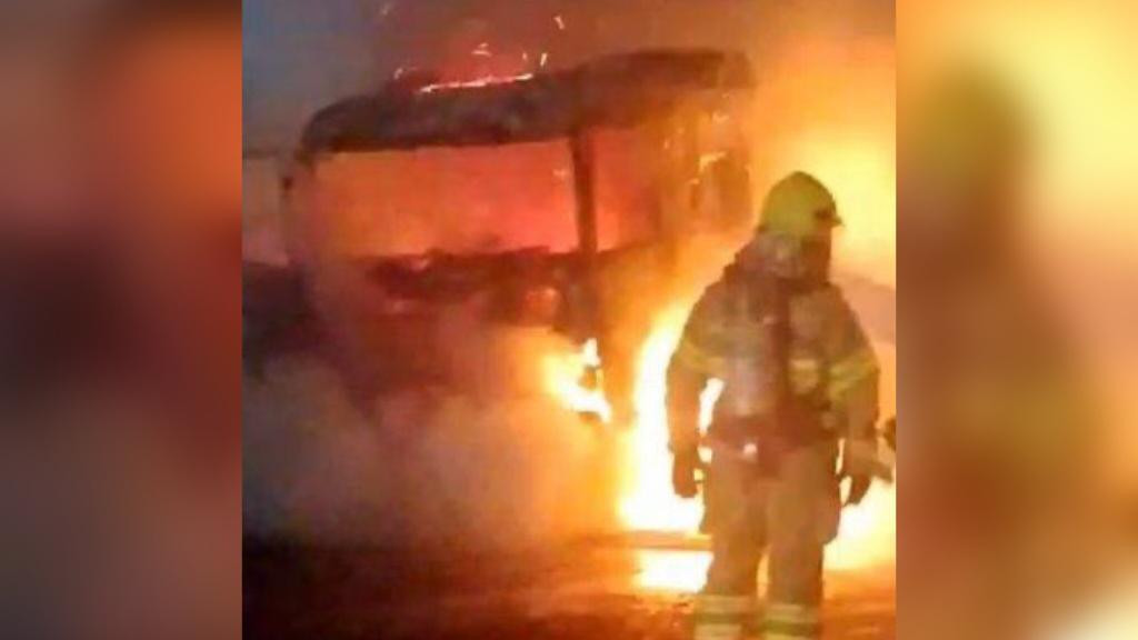 Incêndio destrói cabine de carreta na BR-470 em SC