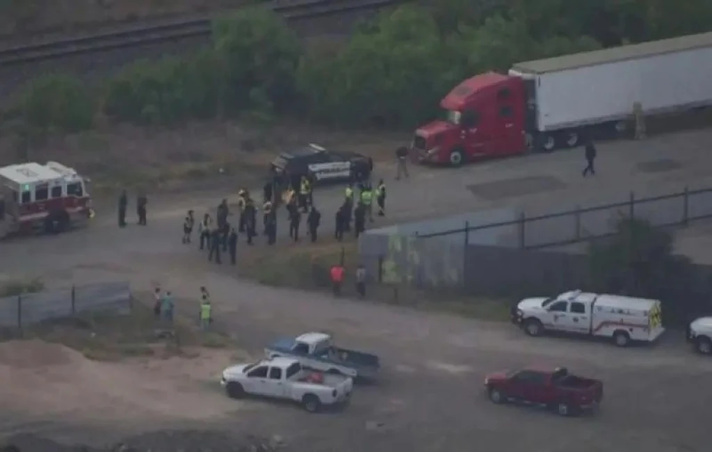 Mais de 40 corpos são encontrados dentro de caminhão nos EUA