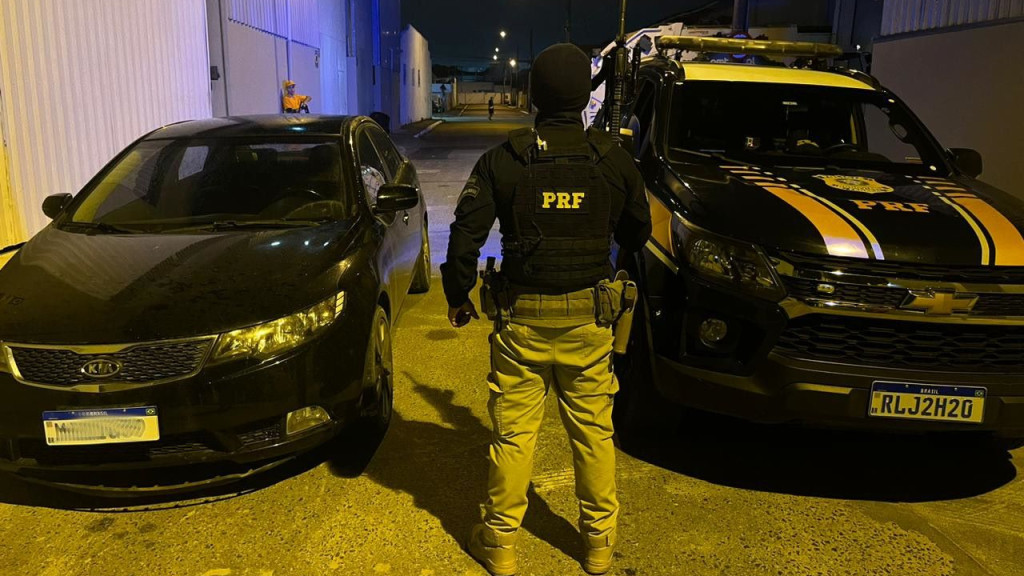 Homem é preso com carro clonado na BR-101, em Balneário Piçarras