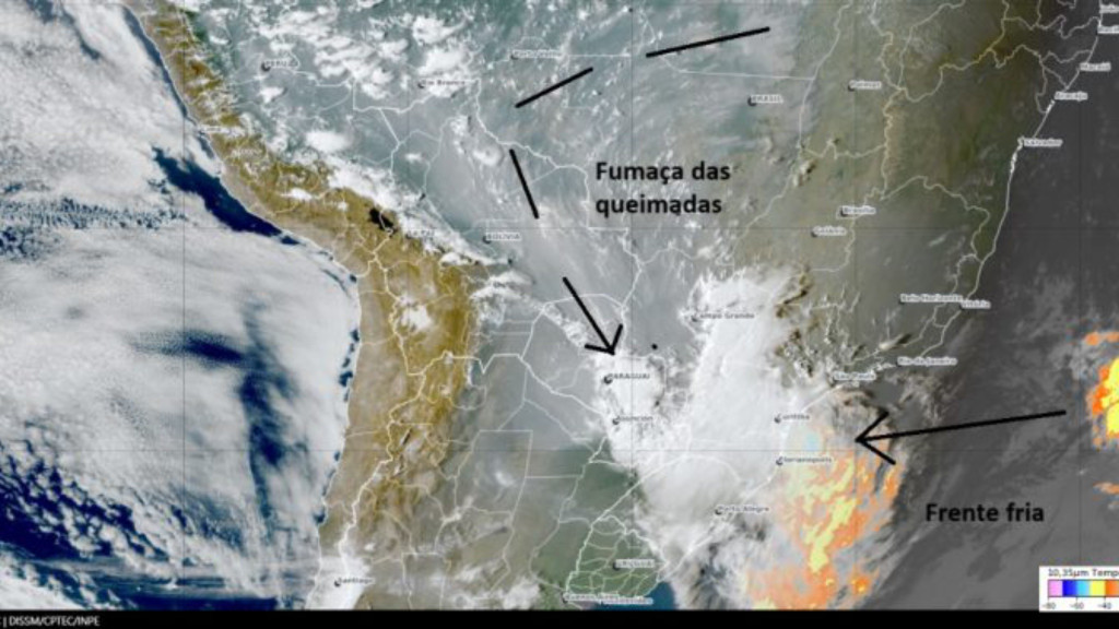 Fumaça de queimadas sufoca Itajaí e região neste fim de semana