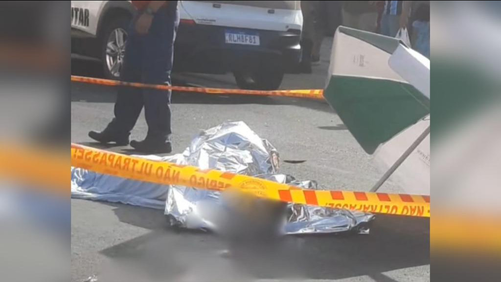 Motociclista morre após colisão com dois veículos, em Florianópolis