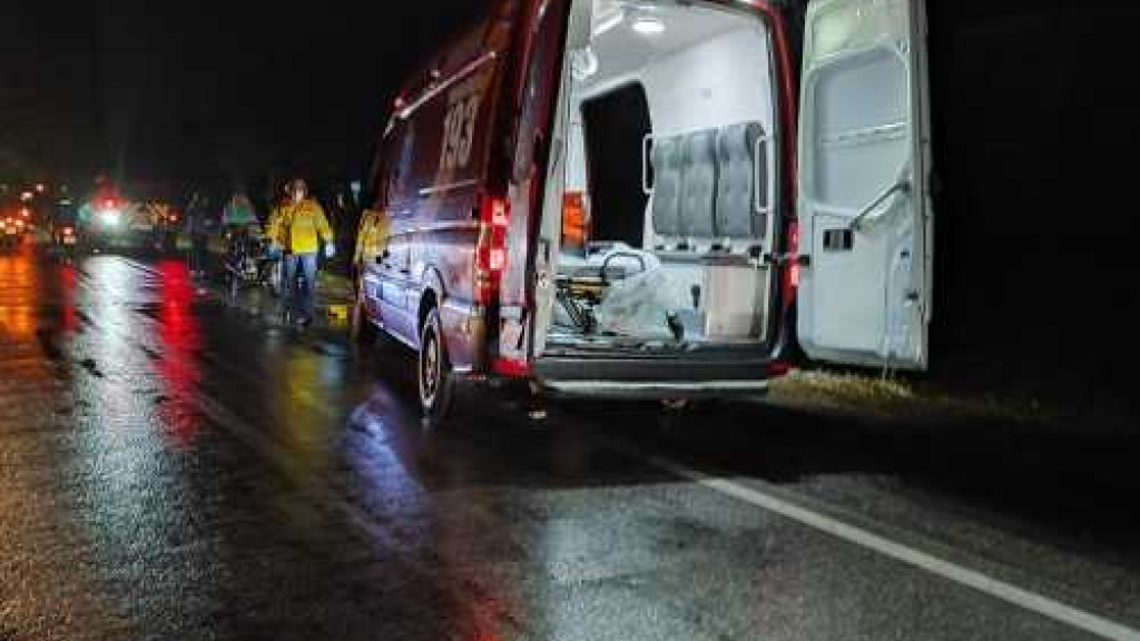 CANELINHA: Acidente entre moto e bicicleta deixa feridos na SC-410