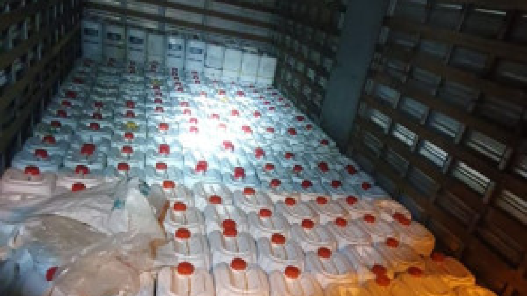 PRF apreende quase 5 mil litros de agrotóxico ilegal na BR-282, em SC