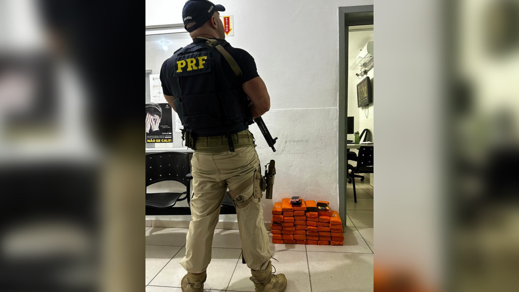 PRF localiza quase 36 kg de maconha em automóvel na BR-101, em Itapema