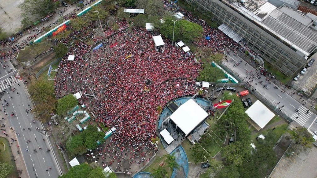 PT afirma ter reunido 40 mil apoiadores de Lula em Florianópolis