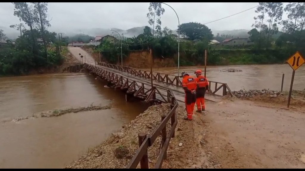 Defesa Civil de São João Batista monitora impactos das chuvas na cidade