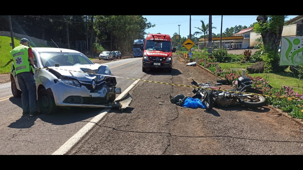 Homem morre após colisão frontal entre carro e moto na SC-163