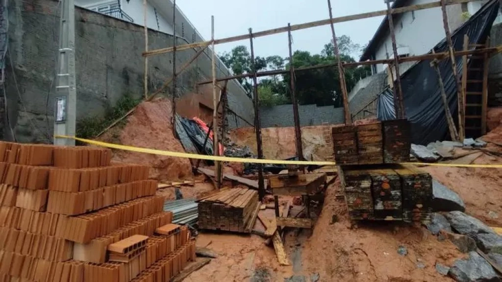 Trabalhador morre com desabamento de muro em Palhoça