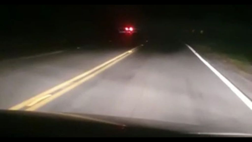 VÍDEO: Motorista embriagada causa colisão frontal entre dois veículos em SC