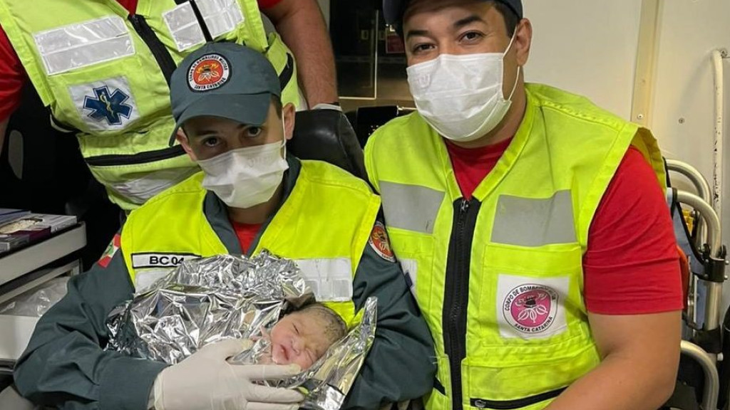 MILAGRE DA VIDA: Bombeiros realizam parto emergencial em SC
