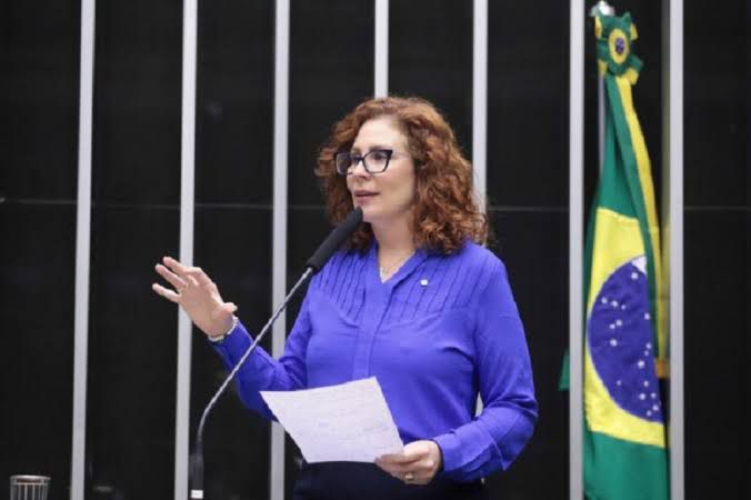 TRE-SP cassa mandato de Carla Zambelli após pedido do PSOL