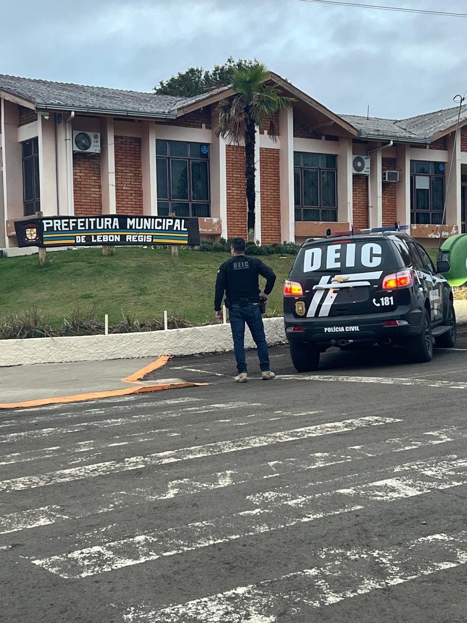 Foto 1 de 3