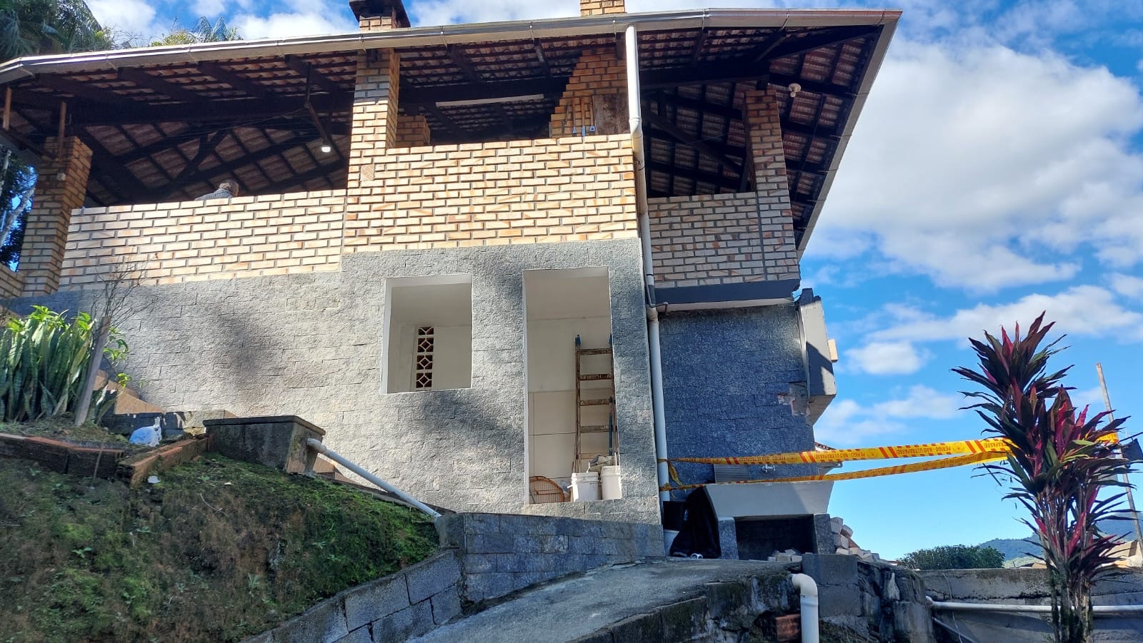 Foto 1 de 3