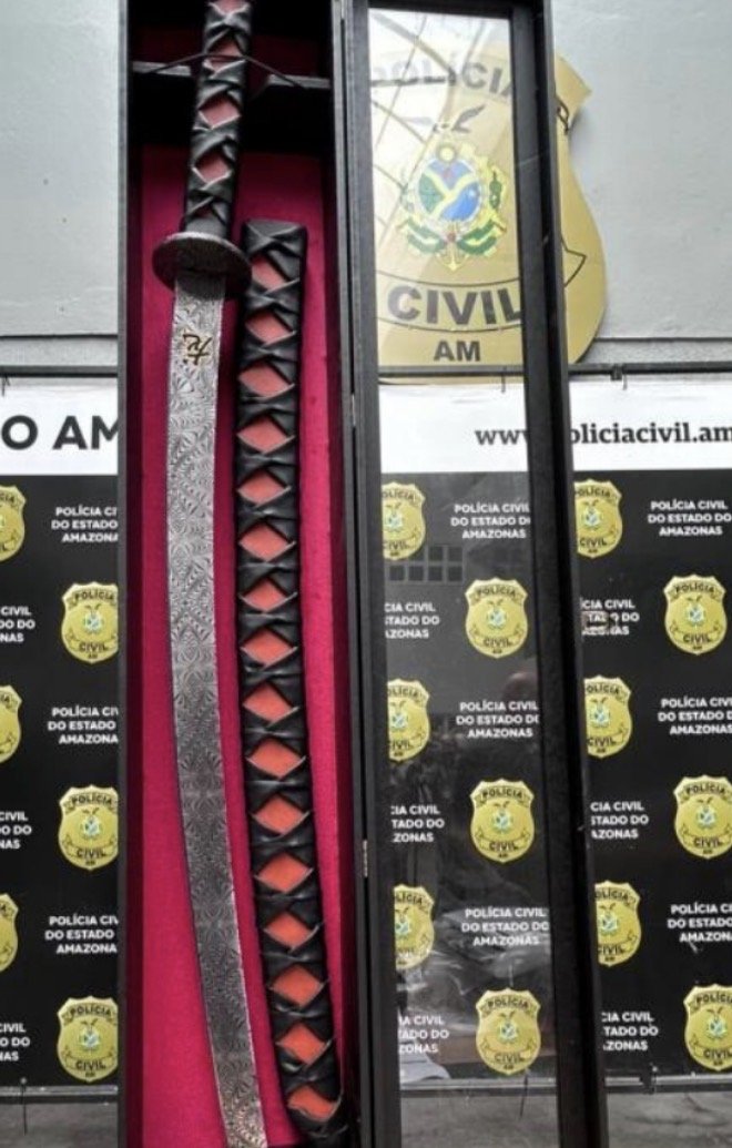 Espadas apreendidas apresentadas pela Polícia Civil do Amazonas