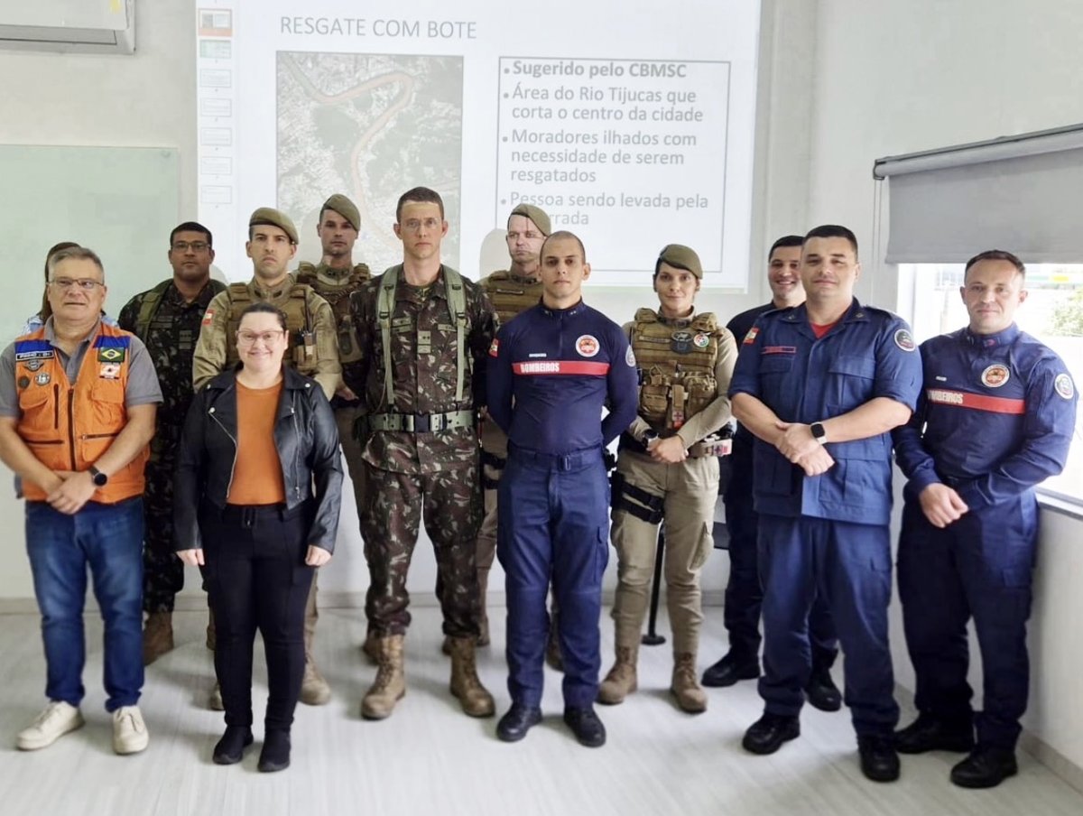 Reunião de alinhamento entre Exército, Bombeiros e Defesa Civil em São João Batista