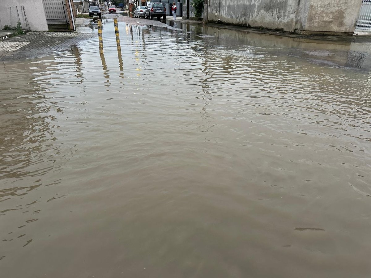 Alagamento em Tijucas provocado pela maré alta