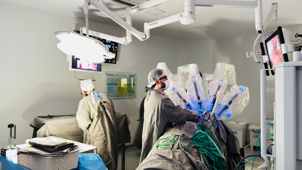Centro cirurgico com sistema robotico no Hospital Azambuja, em Brusque