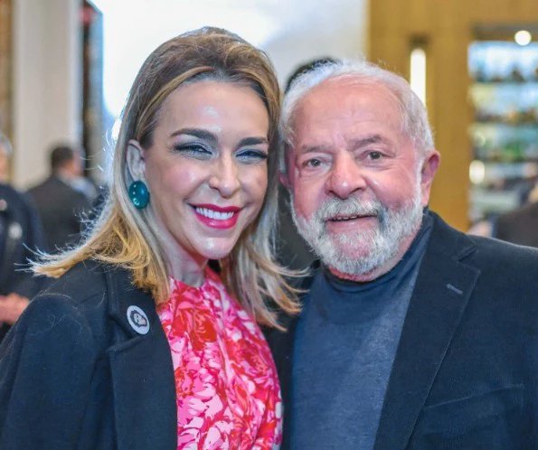 Em 3 de novembro de 2022, Roberta Luchsinger publicou uma foto ao lado de Lula e escreveu que ele é o melhor presidente que esse país já teve. Foto: Reprodução/Instagram