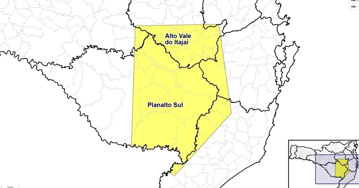 Planalto Sul e Alto Vale do Itajaí têm aviso de temporais com raios neste domingo