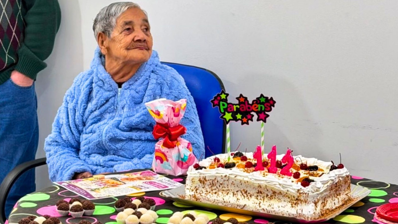 Com “112 razões para celebrar”, moradora de SC não economiza na história e dá um show de longevidade