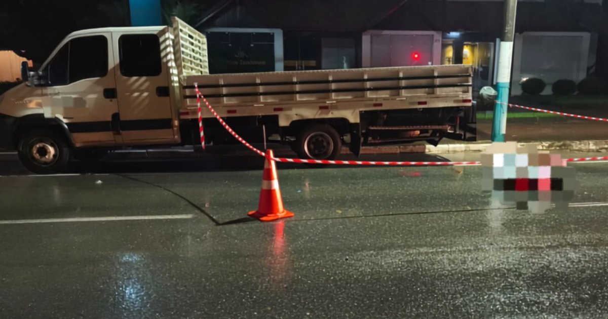 Jovem perde a vida após moto bater na traseira de caminhão estacionado em cidade do Alto Vale