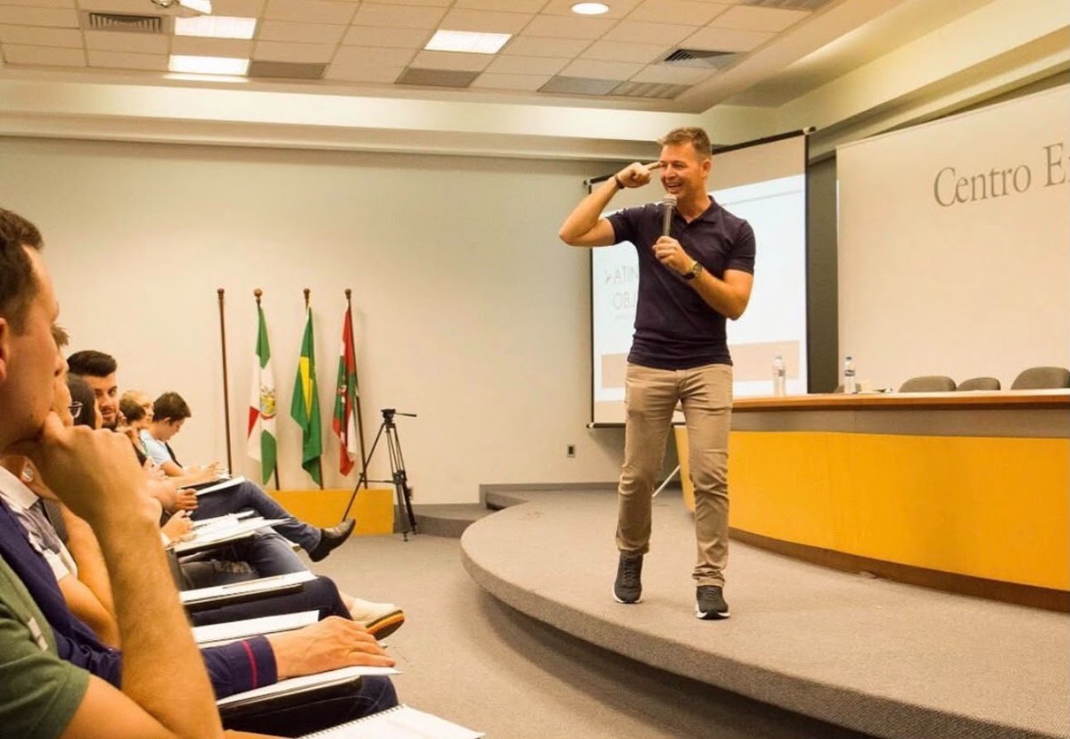Empresário de Jaraguá do Sul estrutura 10 unidades em dois anos com método próprio de gestão de equipes