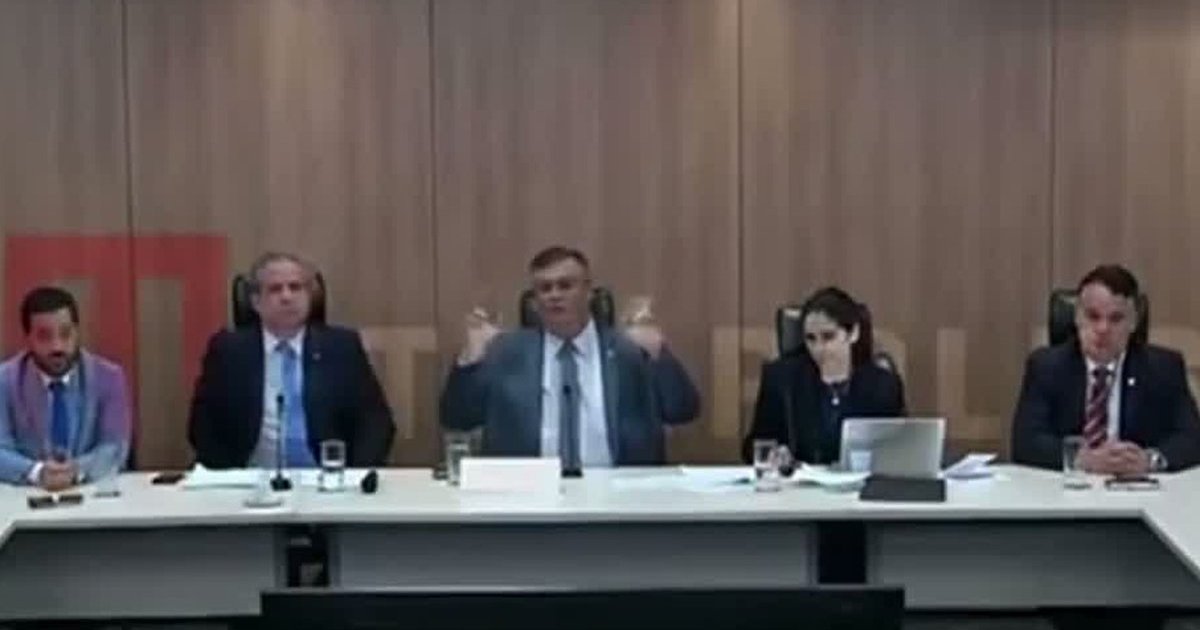 Dino libera posts que citam “família miliciana” e Nossa Senhora; em 2023, dizia ser contra liberdade absoluta