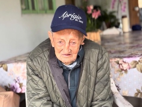 Tijucano de 102 anos conta que a única escola que teve foi a roça do pai e hoje é orgulho de 20 netos e 14 bisnetos