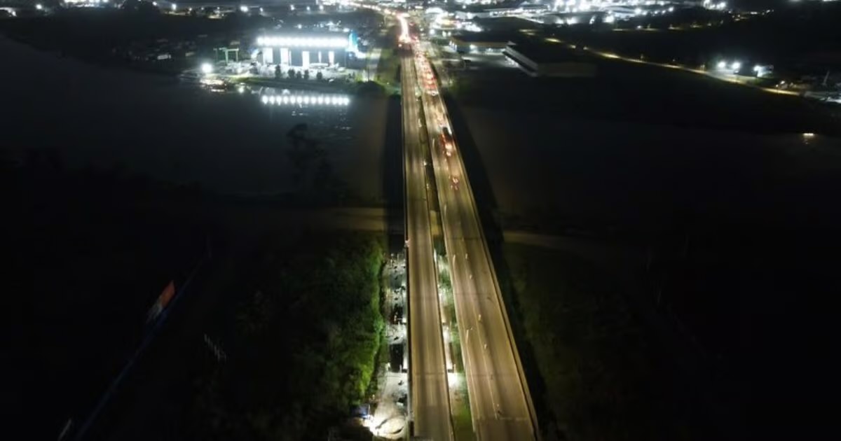 Obras na ponte sobre o Rio Itajaí-Açu alteram trânsito na BR-101