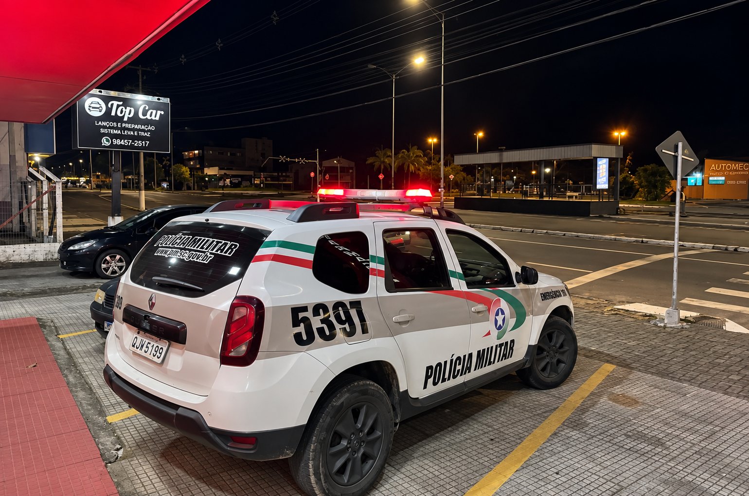 Jovem é sequestrada, estuprada por quatro homens e abandonada em frente a uma lanchonete em SC