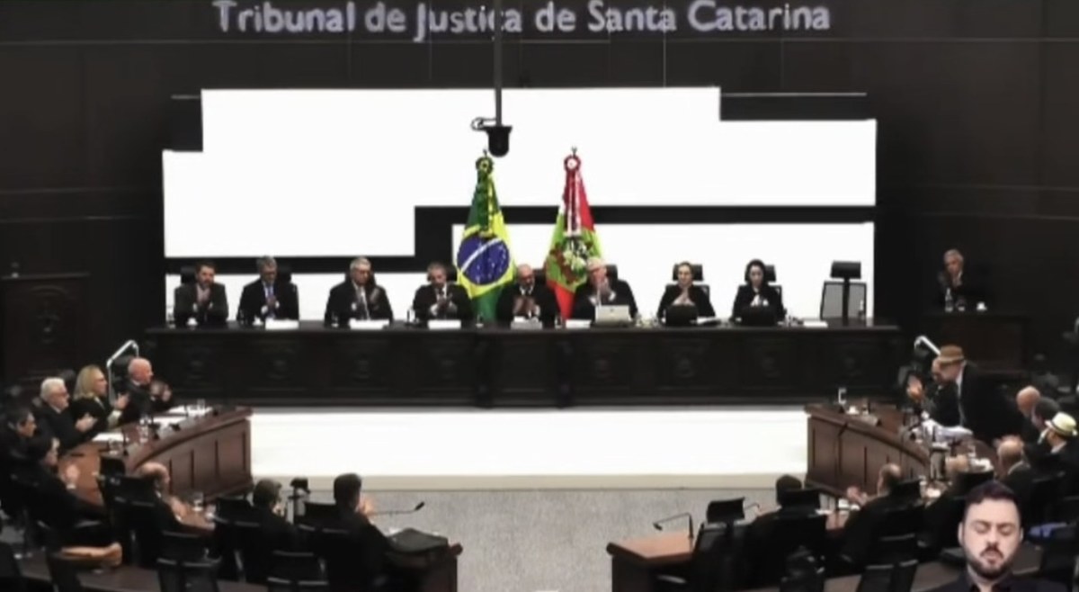 Histórico: Justiça de Santa Catarina se ergue em repúdio ao Supremo Tribunal Federal