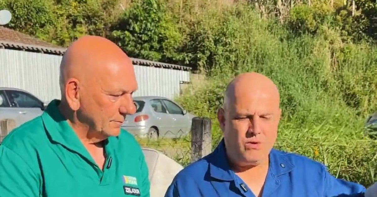Luciano Hang e Deco Batisti catam sofá jogado na rua em Brusque, e Hang dispara: “Quem gosta de lixo é rato e barata”