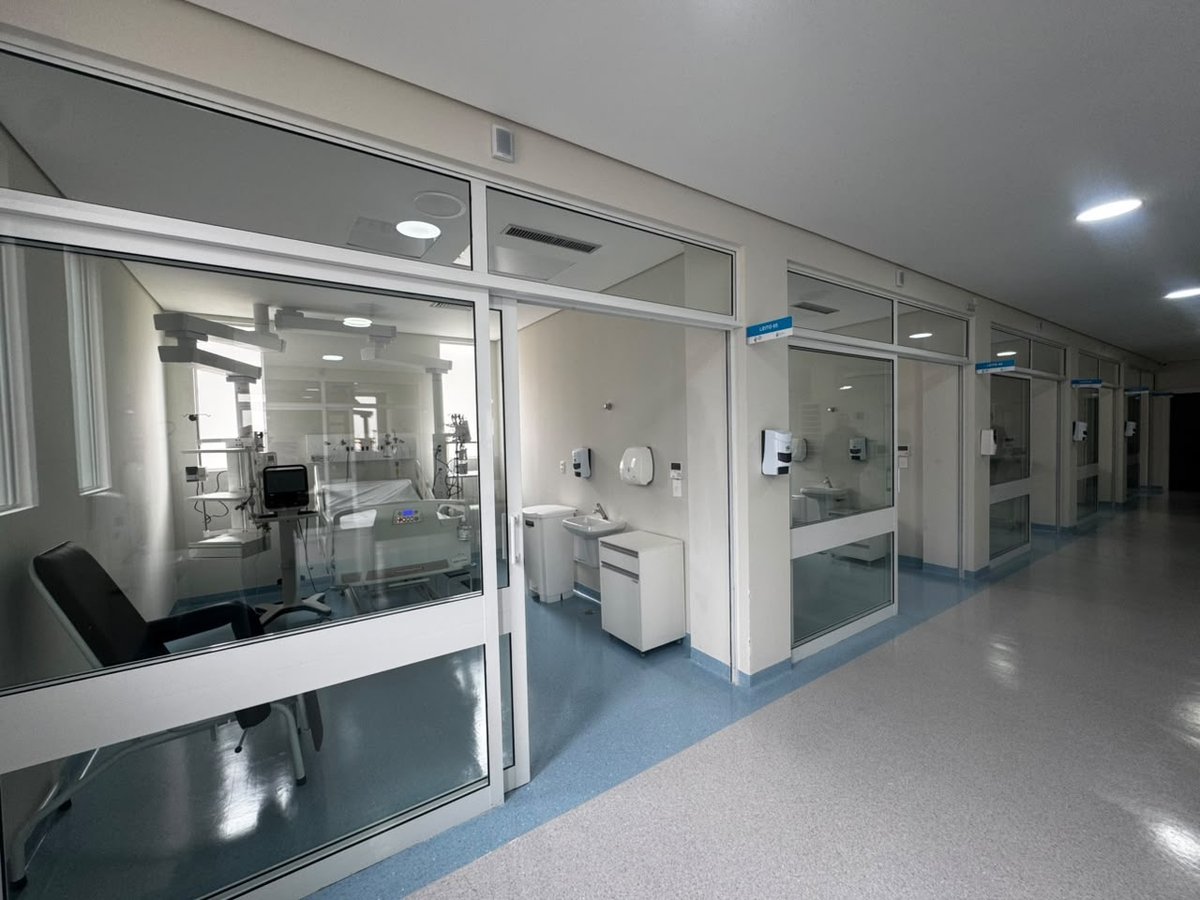 Corredor da UTI adulto do Hospital Municipal Santo Antônio, em Itapema