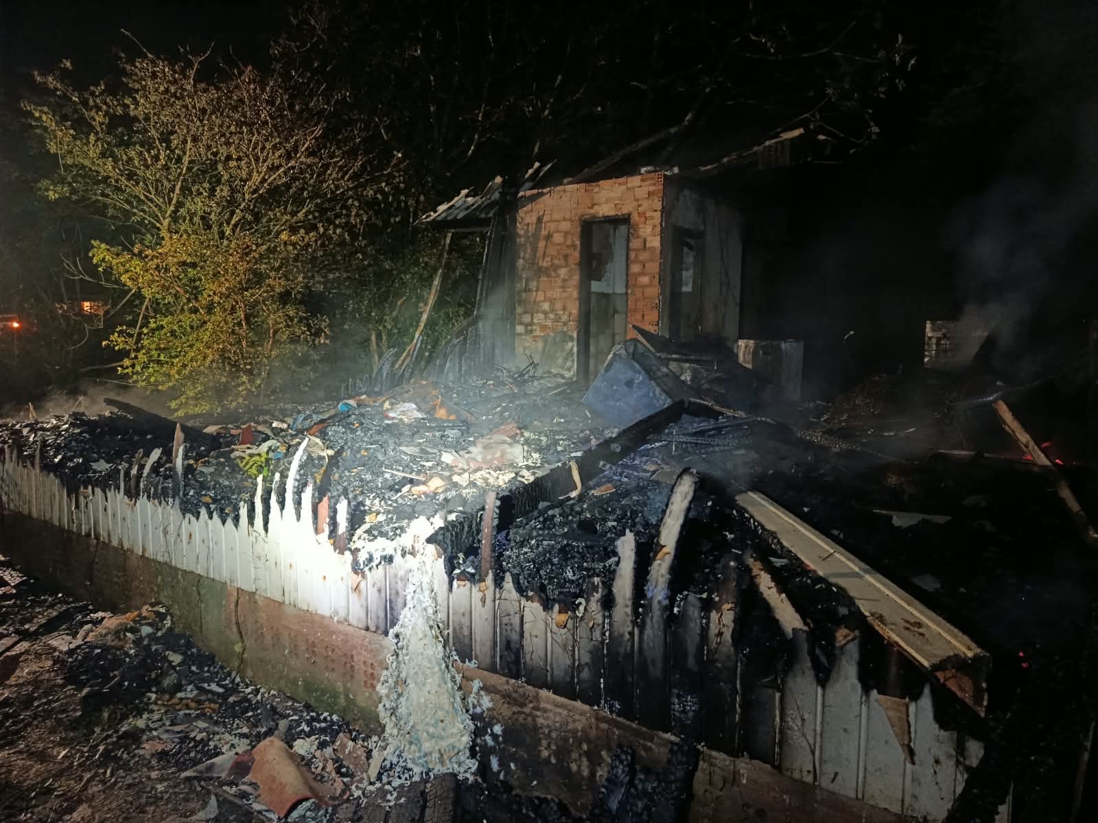 Idoso morre e tem corpo encontrado entre os escombros da própria casa em SC
