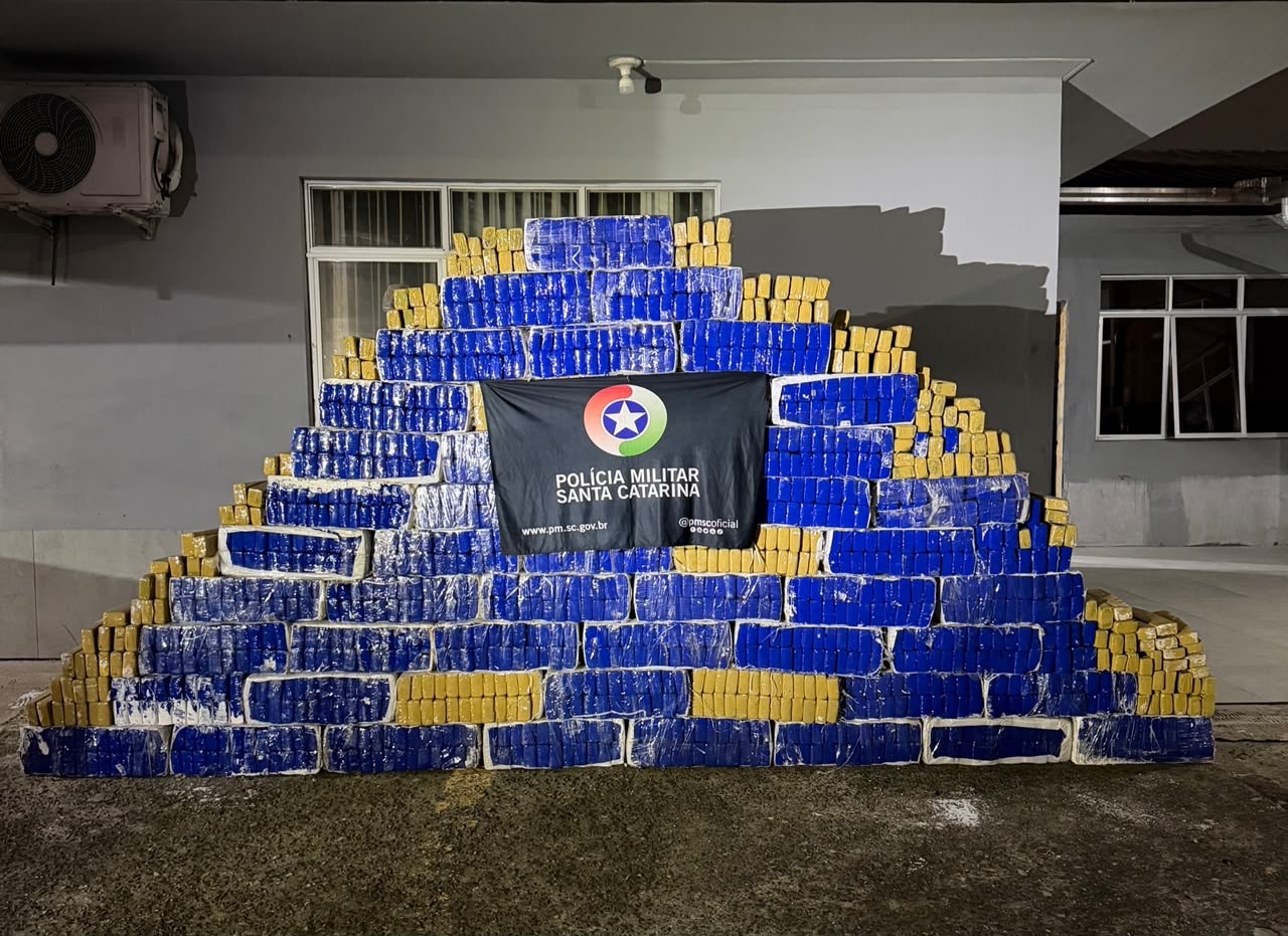 PM apreende 1,4 tonelada de maconha e prende seis homens em Barra Velha