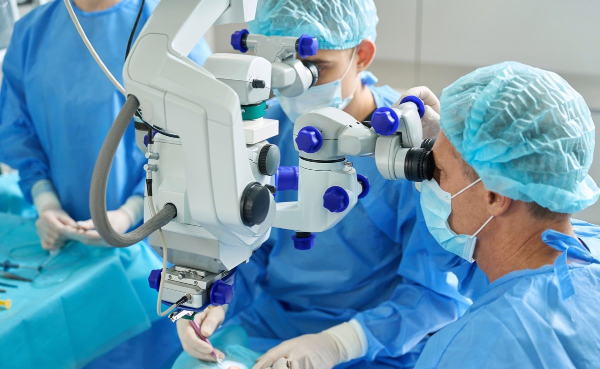 70 marcados para operar catarata e só 6 aparecem: faltas de pacientes deixam vagas vazias no SUS em SC