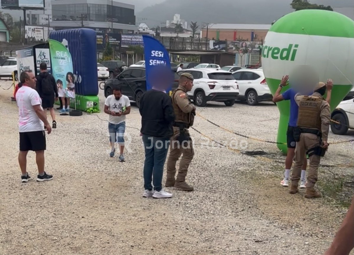 Atleta é detido na corrida “Corra por Elas” em Brusque após ex acionar o botão do pânico por medida protetiva
