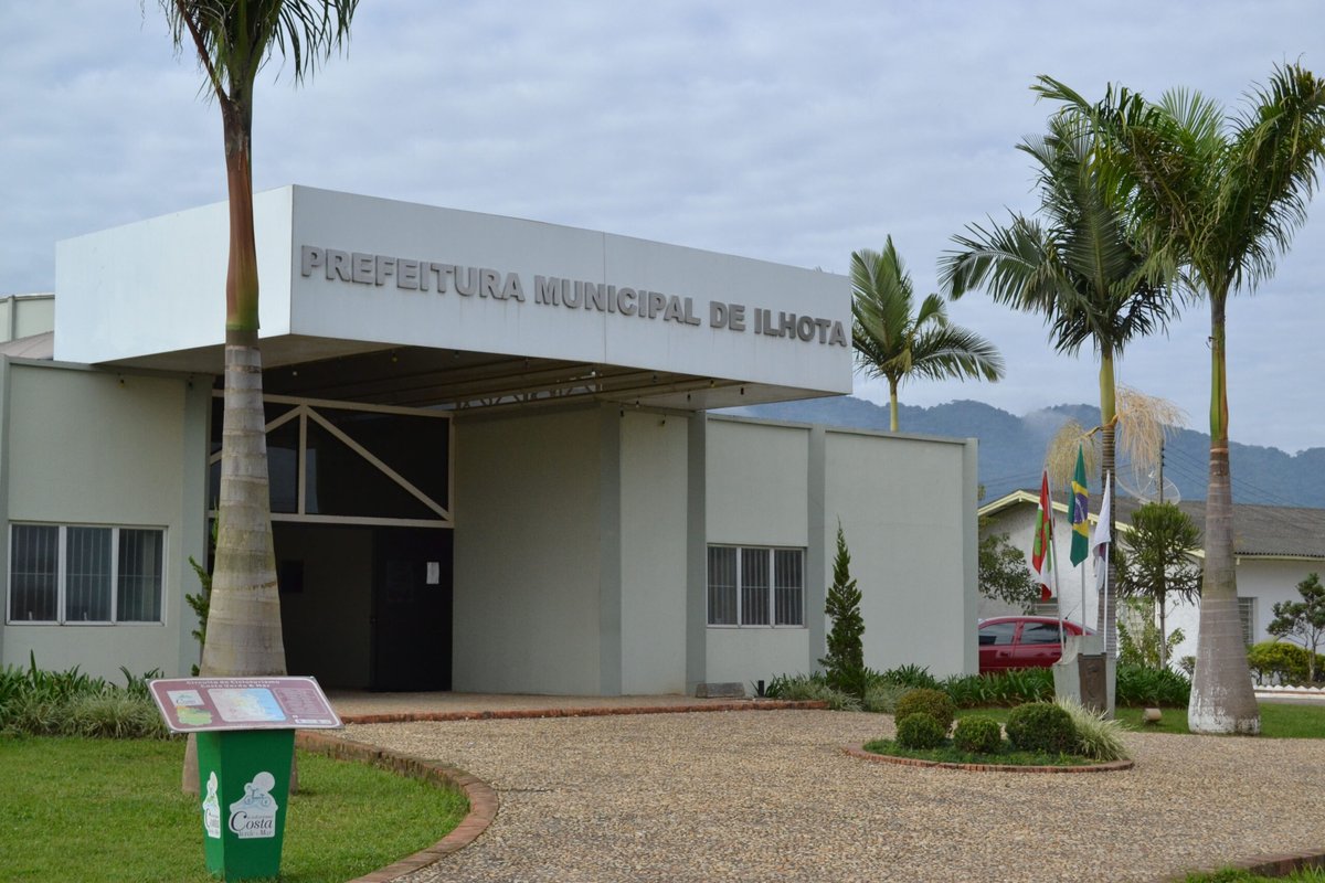 Concurso em SC paga até R$ 21,1 mil para médico e tem vagas do alfabetizado ao superior até 14 de novembro