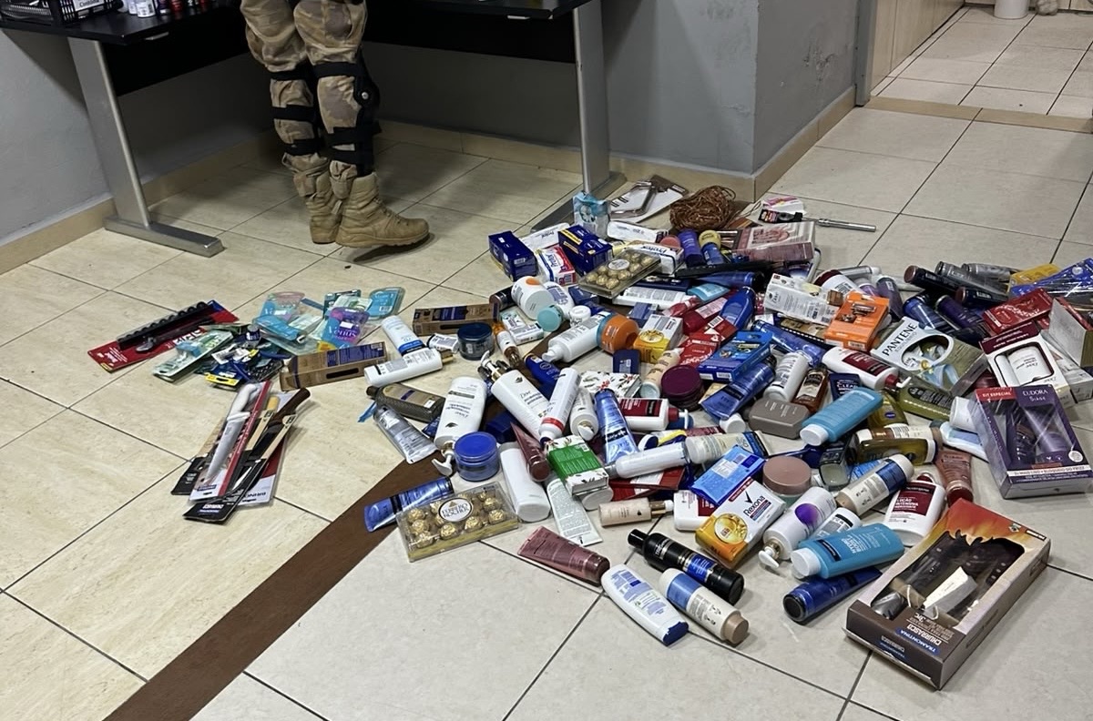 PM investiga troca de objetos furtados por drogas durante ação em Balneário Camboriú