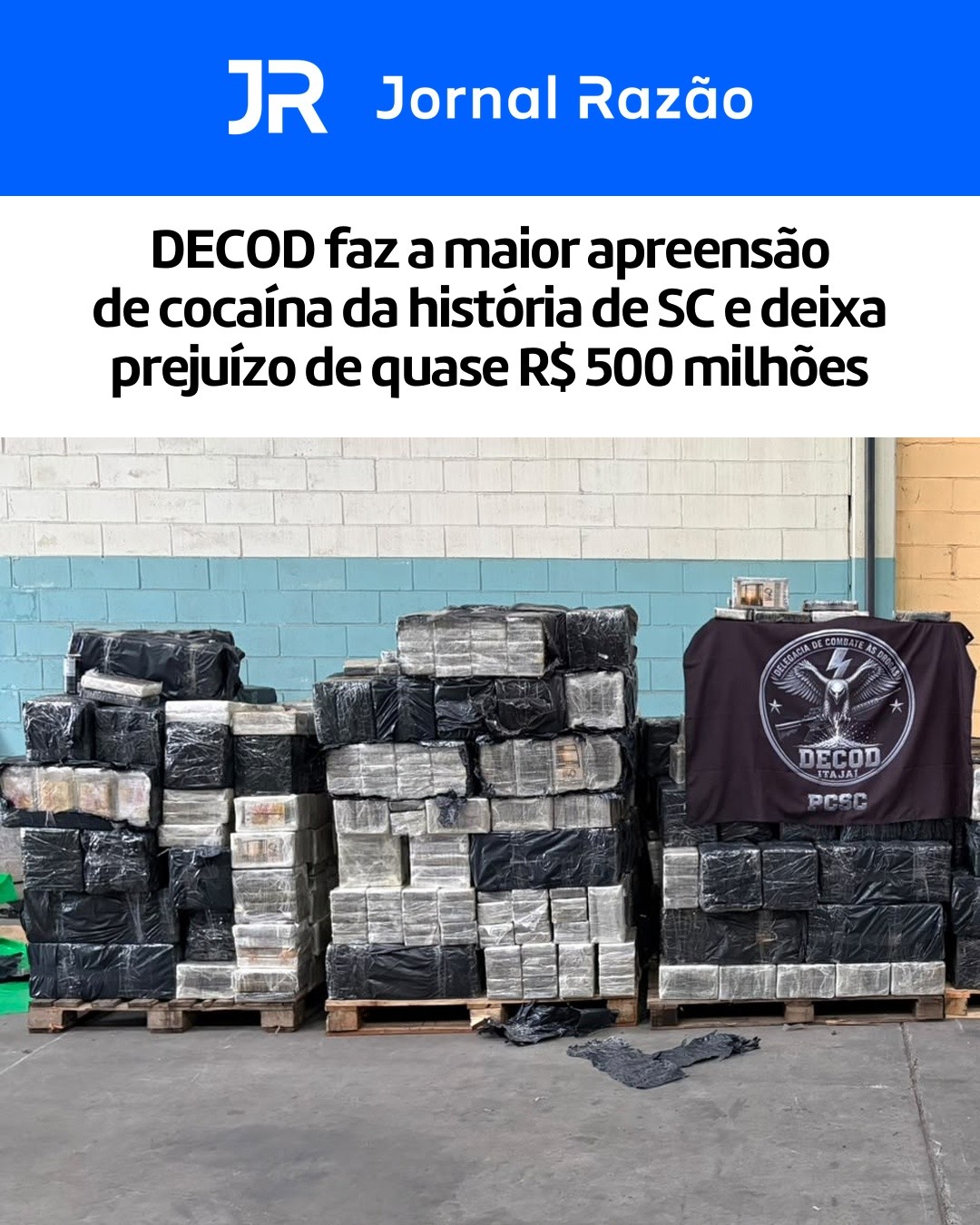 Tabletes de cocaína empilhados nos paletes