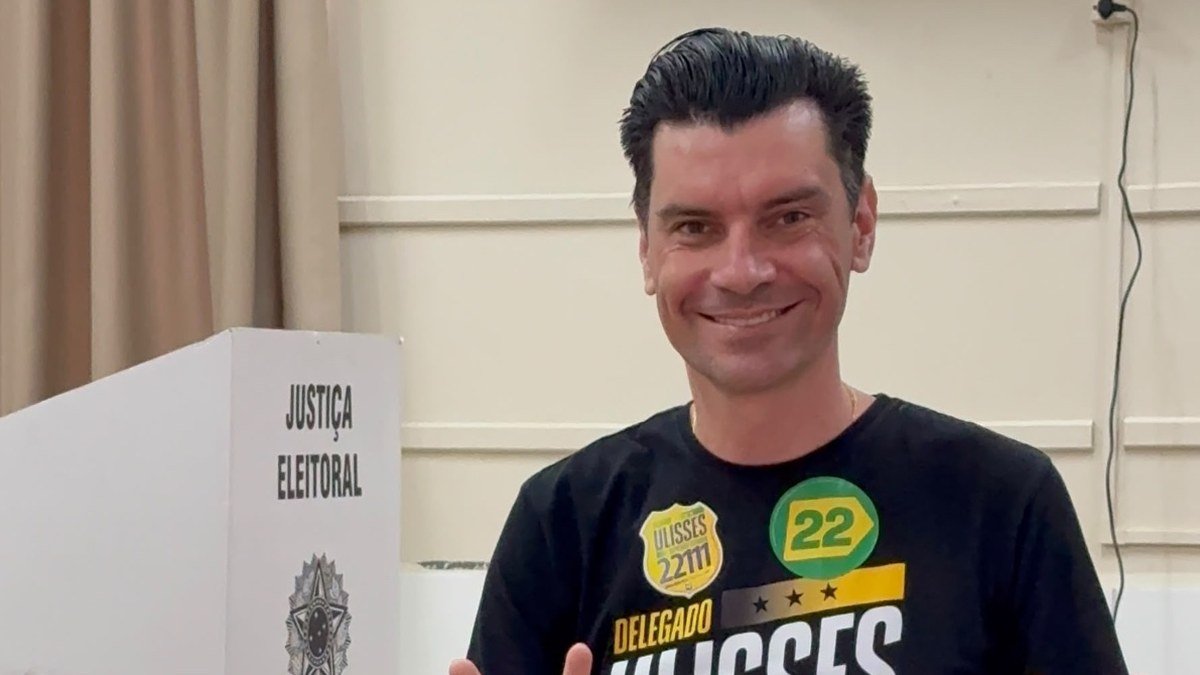 Delegado Ulisses Gabriel (PL), candidato a deputado estadual, vota no Sul de SC