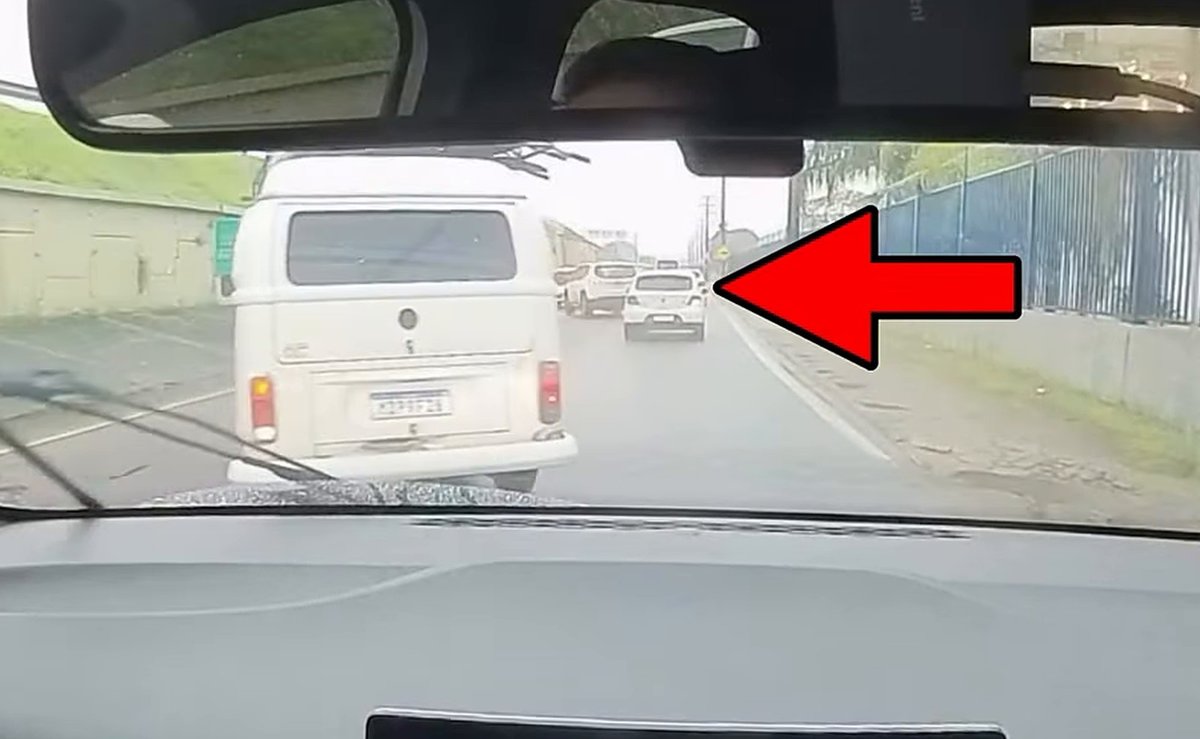 Espertinho fura fila na chuva e motorista desabafa em Palhoça: “veio fingindo que ia passar”