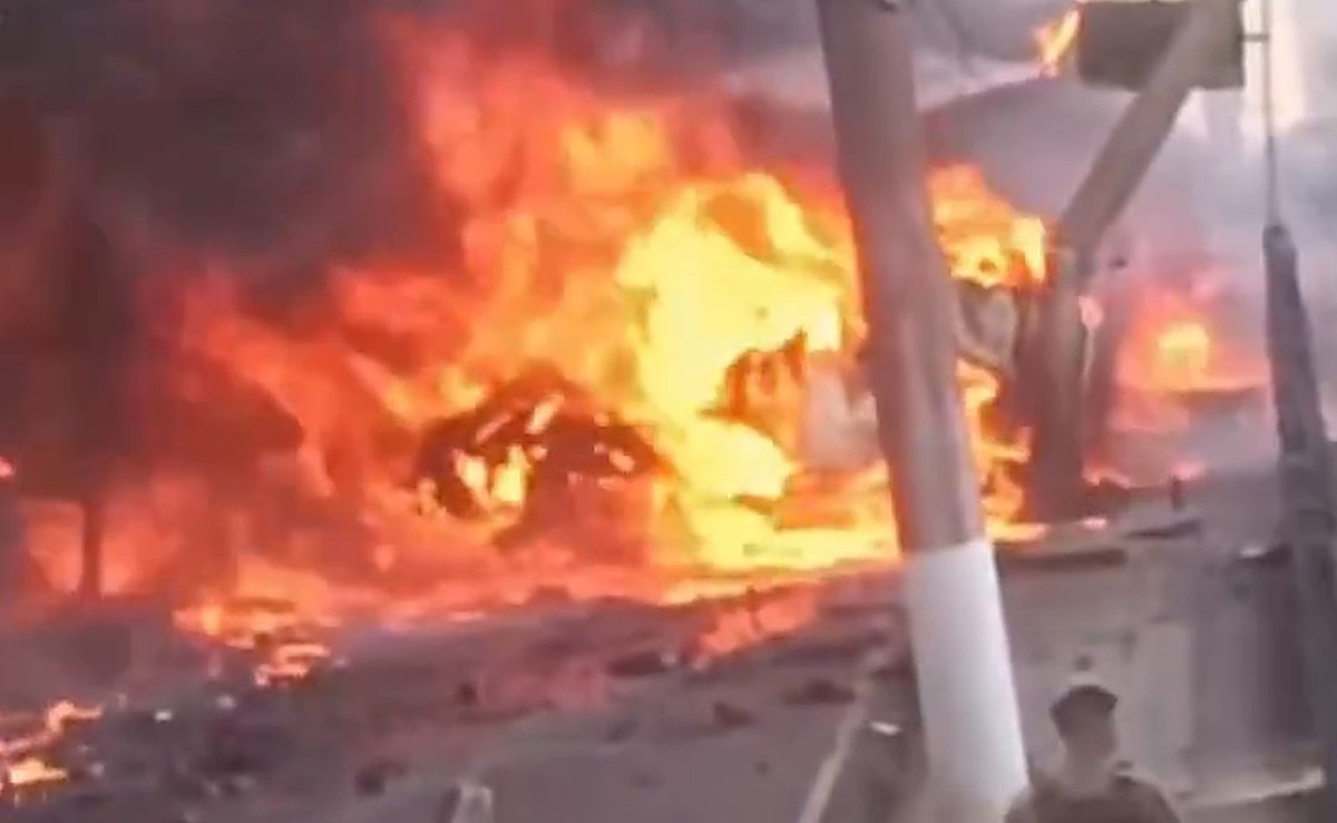 Explosões, fogo e morte: motorista com CNH suspensa perde o freio na serra e atinge 4 veículos em SC