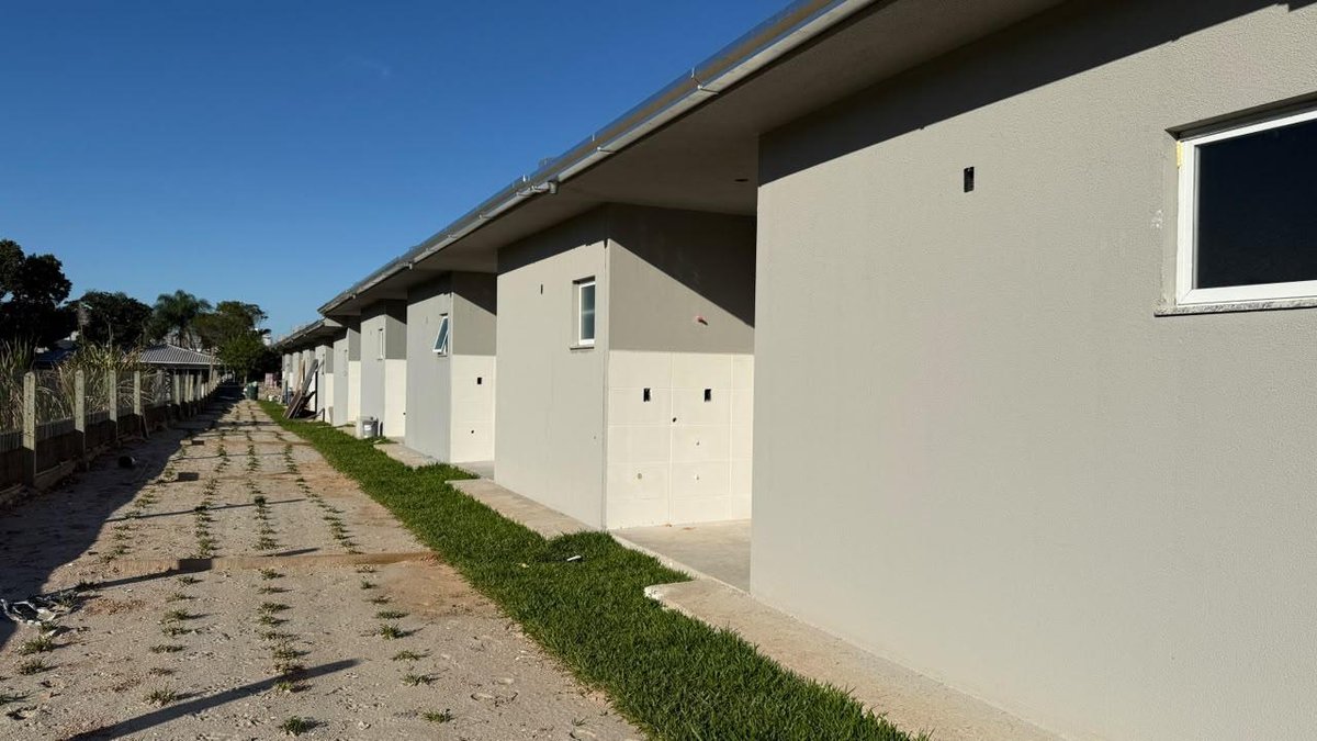 2.077 famílias disputam 90 casas com parcela de R$ 80 em Itapema, onde o metro quadrado passa de R$ 15 mil