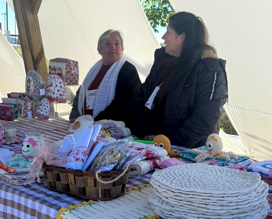 Bancada de crochê e artesanato