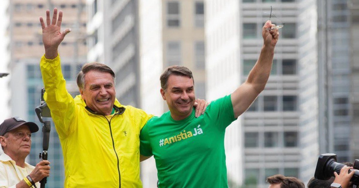 URGENTE: nos EUA, Flávio Bolsonaro publica carta e se declara “o verdadeiro presidente eleito do Brasil”