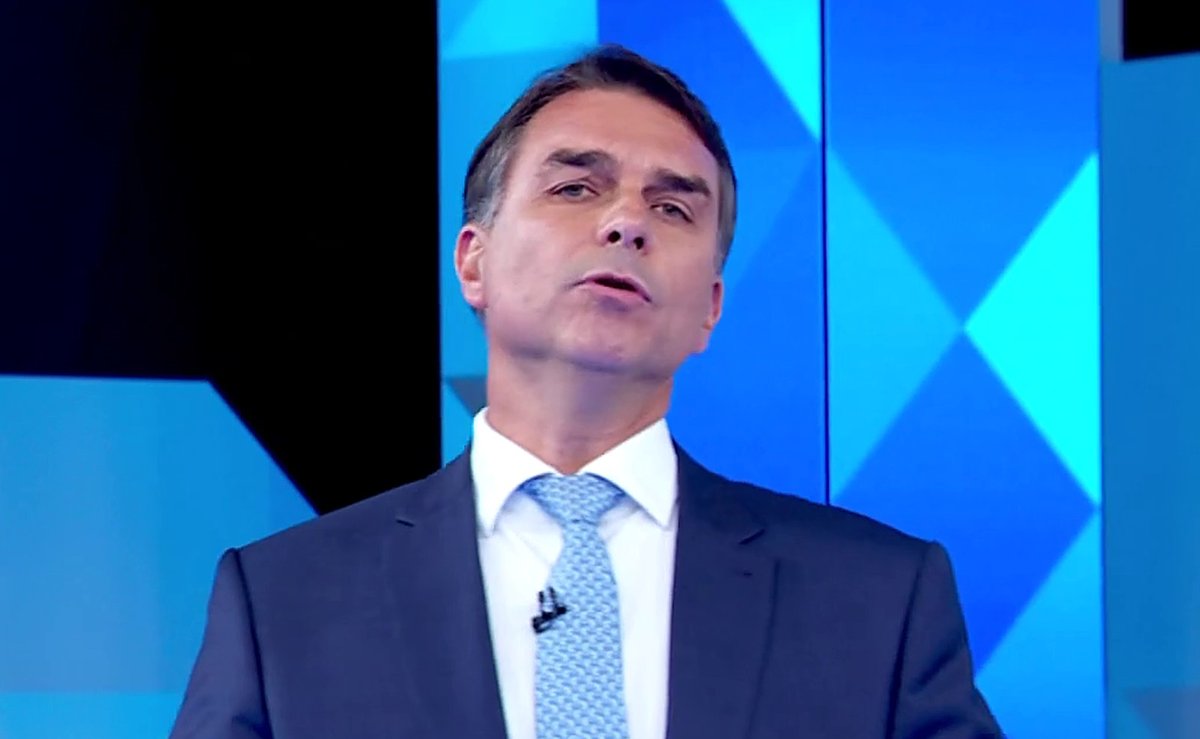 Flávio chama Lula de “pai do Tigrinho” e ouve: “o seu pai é o pai do Tigrinho, como você é o irmão”
