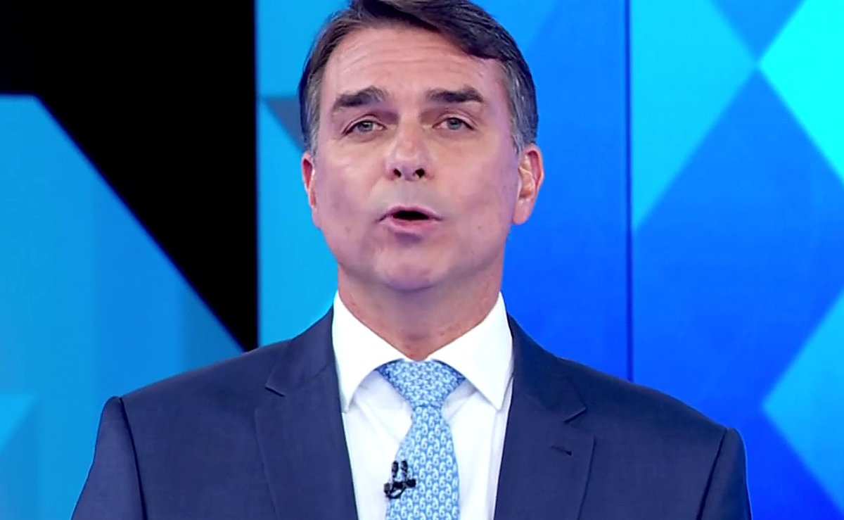 Flávio diz a Lula que ele prometeu a transposição até 2009 e 2014 e que quem concluiu foi Bolsonaro