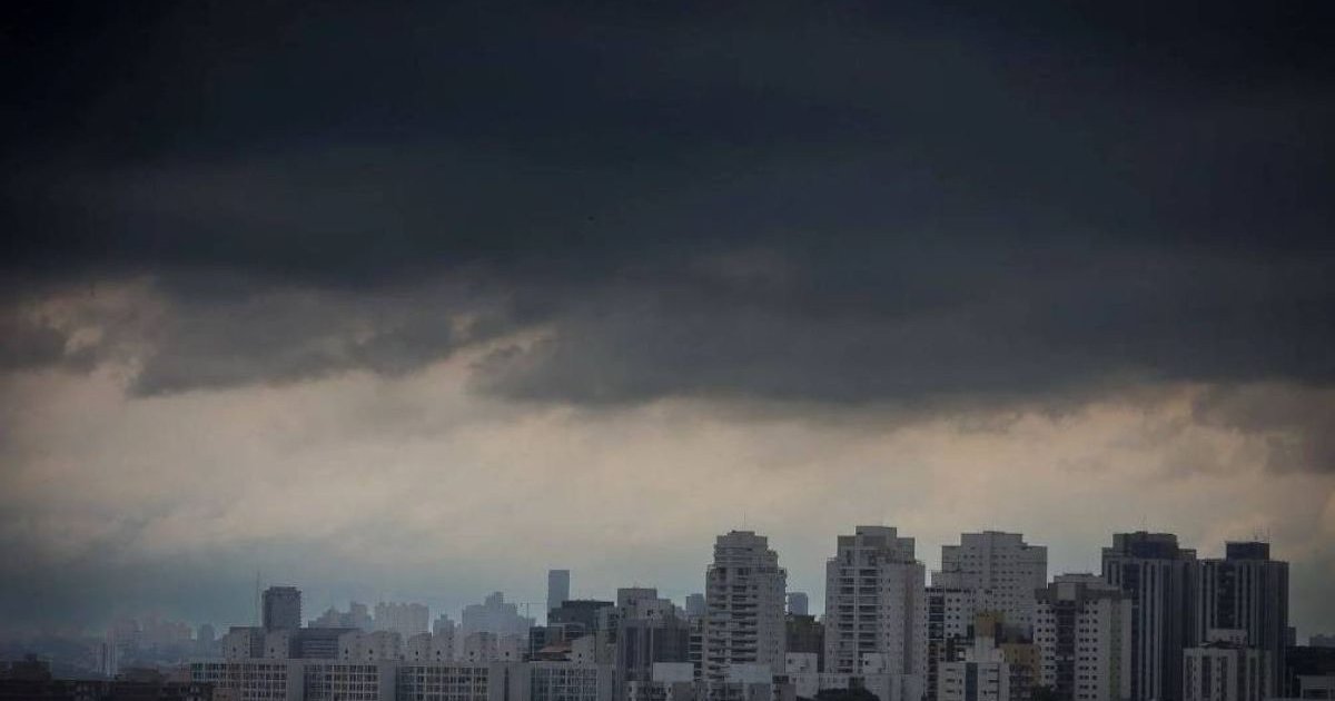 SC em alerta: temporais avançam e trazem risco alto de enxurradas nesta sexta